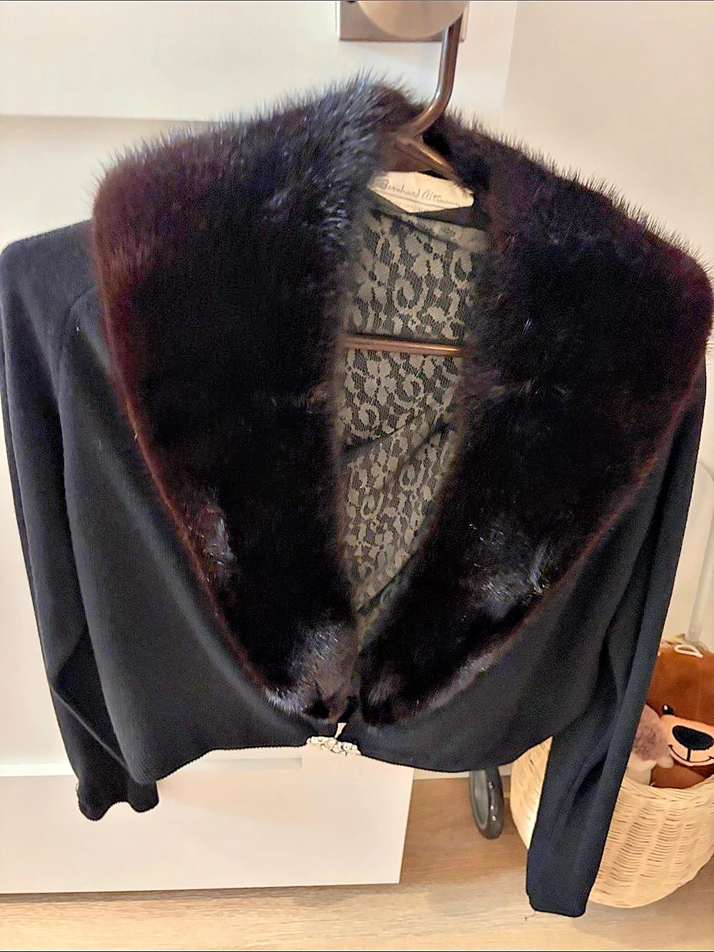 Bernhard Altmann Black Fur Cape with Clasp Like New